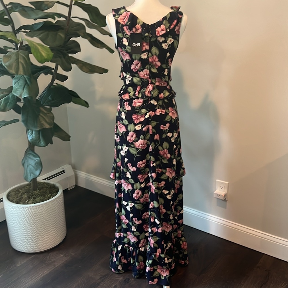NWT OHS Ruffled Maxi Dress zip-up with clasp and front slit, size Small - Picture 4 of 6